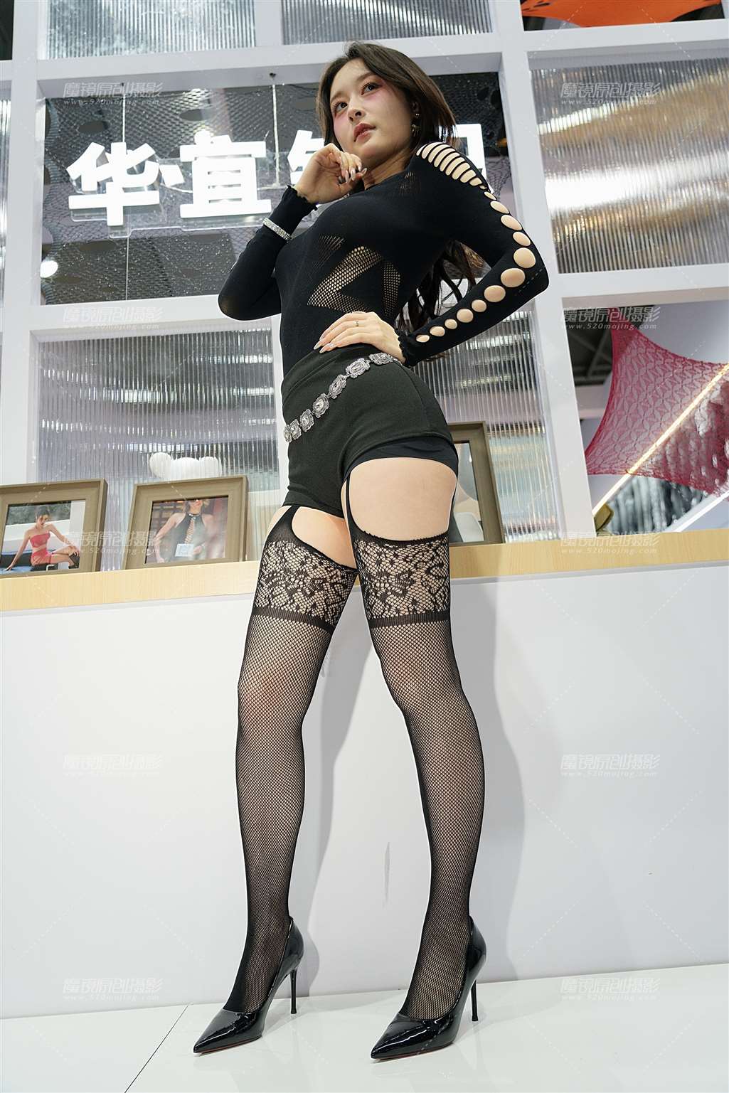 图片[3]-满屏大长腿-辣妹风黑色镂空蕾丝渔网袜 32P-流行馆