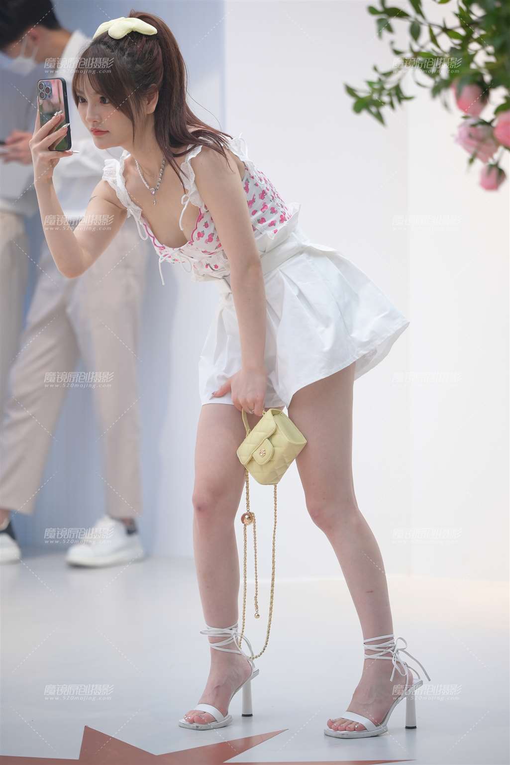 大眼萌妹 19P-流行馆