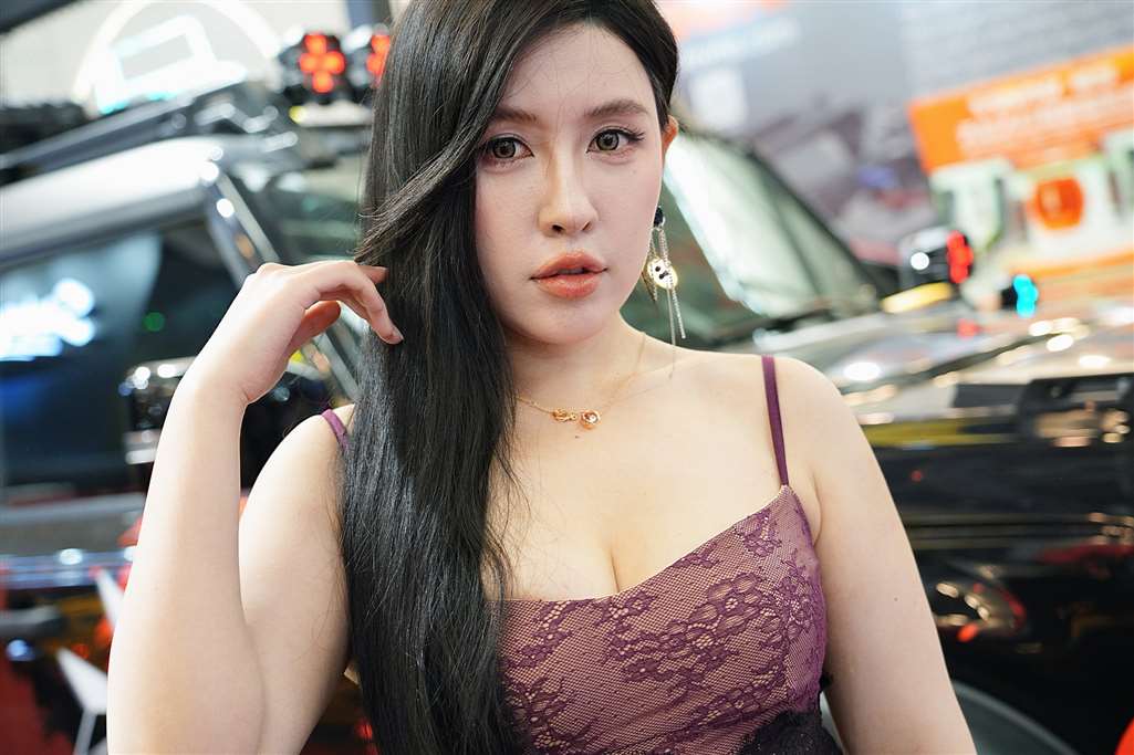 丰润蕾丝吊带包臀短裙 19P-流行馆