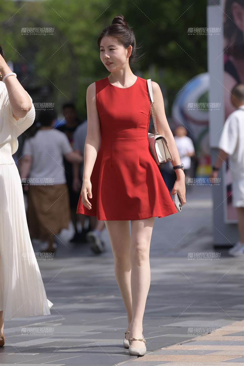 红裙肉丝少妇 23P-流行馆